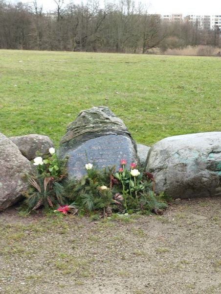 Gedenkstein Kriegsopfer.jpg